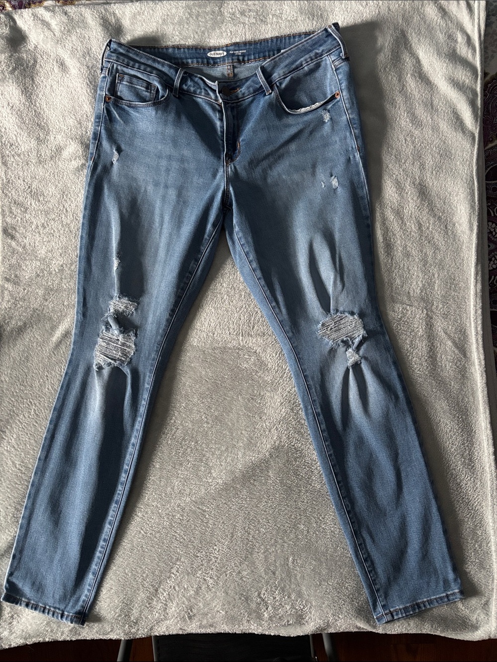 Old Navy Distressed Light Blue Women's Jeans - Casual Skinny Fit/Low Rise